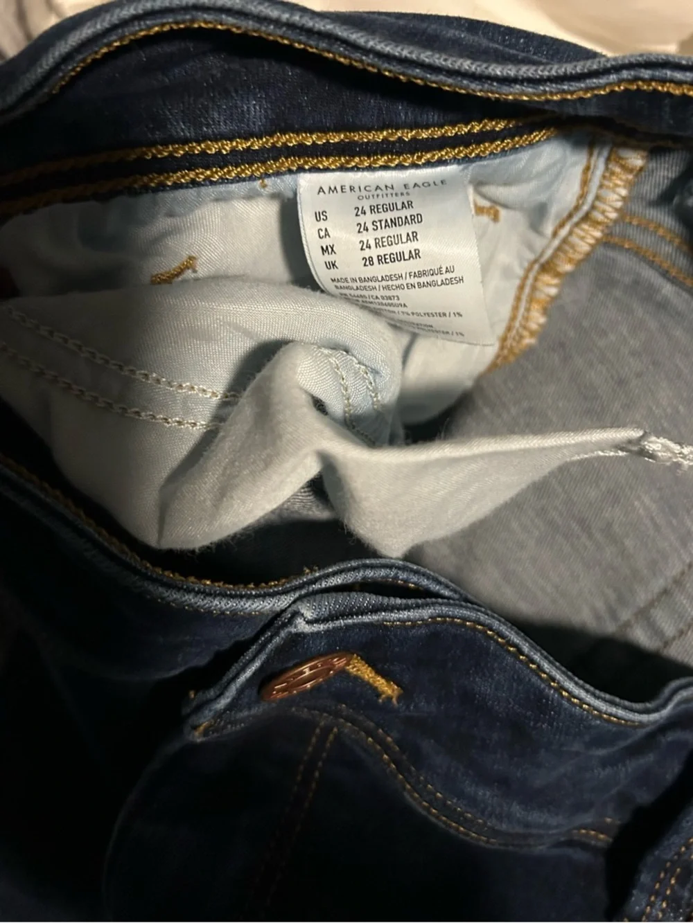 American Eagle Outfitters Dark Blue Denim Jeans with Gold Stitching - Picture 3 of 6
